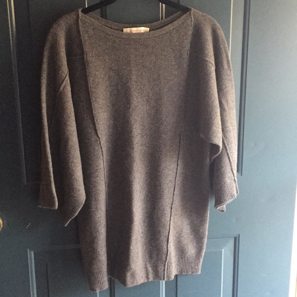 Cashmere tunic with wide 3/4 sleeves